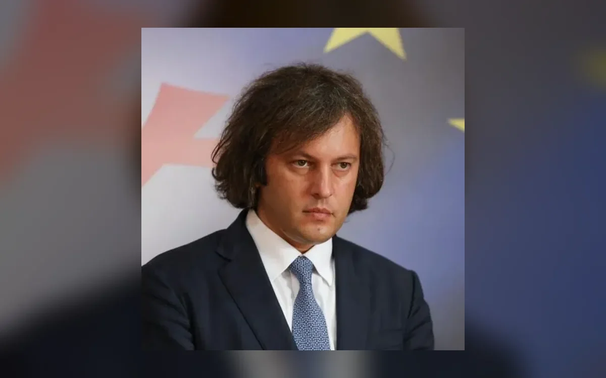 პრემიერი: შუამავლების გარეშე თავიდან ბოლომდე აწარმოებს ყველა პროცესს საქართველოს რკინიგზა, რაც მოგვცემს ჩვენ ძალიან დიდი თანხების დამატებით გენერირების საშუალებას, მარტო წელს წარმართული ახალი პროცესების საფუძველზე საორიენტაციოდ 70 მილიონი ლარით გაიზრდება რკინიგზის დამატებითი შემოსავლები