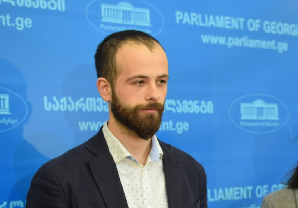 ვახუშტი მენაბდე: გამჭვირვალობა არ ადარდებდა „ქართულ ოცნებას“ - ადარდებდა ის, რომ კონკრეტული სფერო, კონკრეტული საზოგადოებრივი გაერთიანებები გამქრალიყვნენ და დღეს ეს მიზანი მიღწეულია (ვიდეო)
