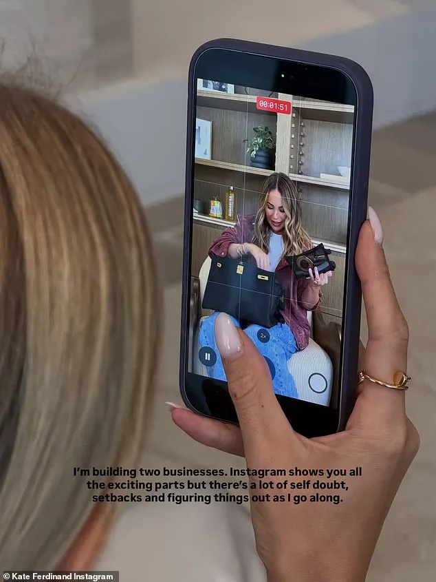 „ორ ბიზნესს ვაშენებ. Instagram-ი გაჩვენებთ ყველა საინტერესო ნაწილს, მაგრამ არის ბევრი ეჭვი საკუთარ თავში, წარუმატებლობები და ყველაფრის გარკვევა, რასაც გზადაგზა ვაკეთებ“, - დაამატა ქეითმა.