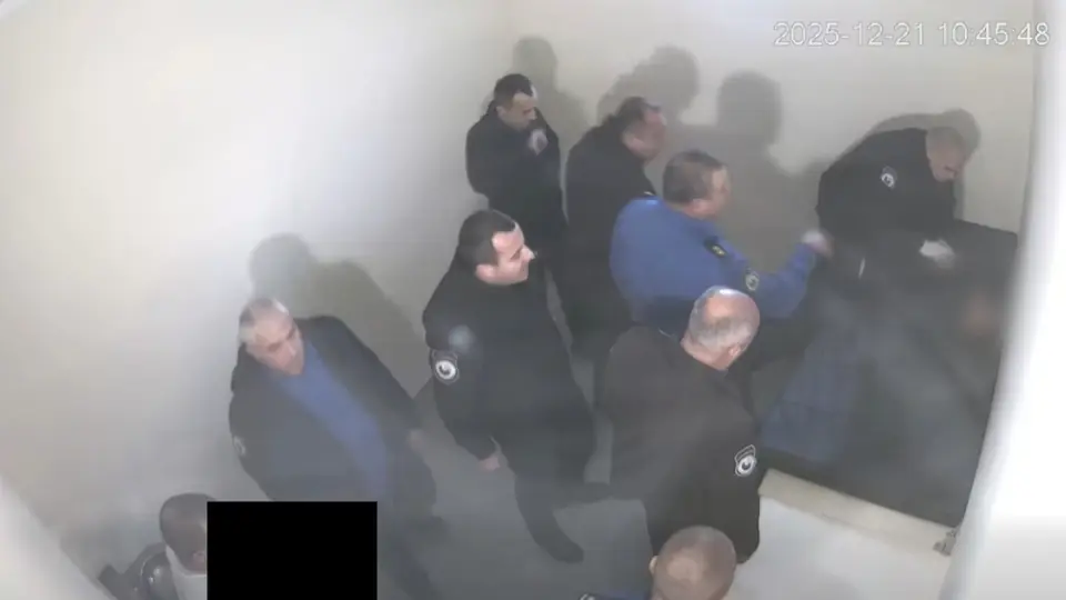 ხელთათმანიანი ბადრაგი დავითაძის ცნობილი ვიდეოდან, პენიტენციურში აღარ მუშაობს