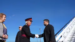 ზელენსკი გაერთიანებულ სამეფოში ჩავიდა - დაგეგმილია შეხვედრები მეფე ჩარლზ III-სა და ენდი ბერნემთან