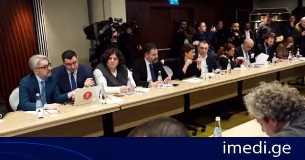 5 პოლიტიკური ძალის აკრძალვასთან დაკავშირებით „ქართული ოცნების“ კონსტიტუციურ სარჩელზე არსებითი განხილვა მომავალი კვირიდან იწყება. „ქრონიკის“ სიუჟეტი