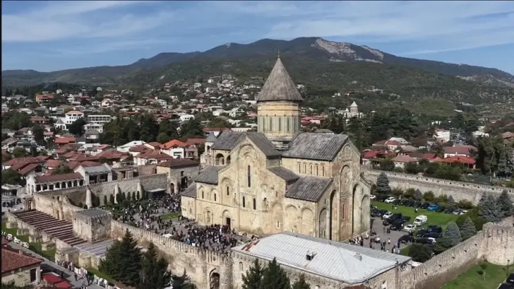 ქართველების ერთ-ერთი მთავარი რელიგიური და ეროვნული დღესასწაული - საქართველოს მართლმადიდებელი ეკლესია დღეს სვეტიცხოვლობის დღესასწაულს აღნიშნავს