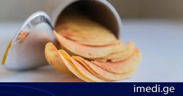 Pringles-ი ჩიფსების 200 წლის მარაგს გადასცემს მას, ვინც თავისი ფერფლის ბრენდის ქილაში მოთავსების ანდერძს დატოვებს