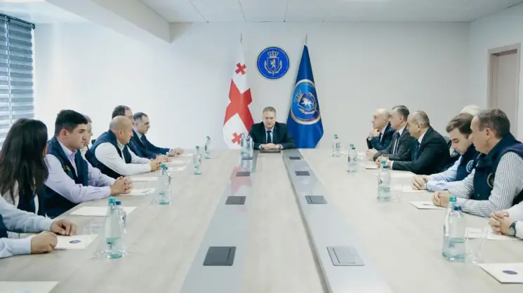 საგამოძიებო სამსახურის უფროსმა მერაბ გამყრელიძემ კახეთის რეგიონში სამუშაო შეხვედრა გამართა