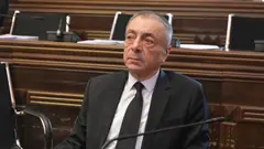 ეს არის ფრანგული კანონი, მაგრამ საკმარისია სიტყვა-სიტყვით ვთარგმნოთ და მივიღოთ ჩვენ, გახდება რუსული კანონი. აი ასეთ საოცრებასთან გვექნება საქმე - თენგიზ შარმანაშვილი საფრანგეთში მისარებ ცვლილებებზე