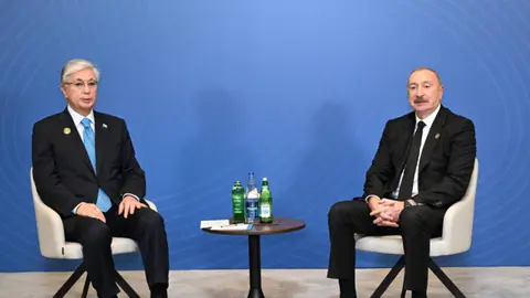 აზერბაიჯანისა და ყაზახეთის პრეზიდენტებმა ტრანსკასპიური ოპტიკურ-ბოჭკოვანი მაგისტრალი გახსნეს, რომელმაც აზია და ევროპა საქართველოს გავლით უნდა დააკავშიროს