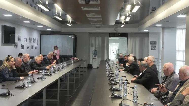 ვეტერანების საქმეთა სახელმწიფო სამსახურის დირექტორმა, გენერალ-მაიორმა კობა კობალაძემ პირველი არხის ძველი თაობის ხელმძღვანელობასა და ჟურნალისტებს უმასპინძლა