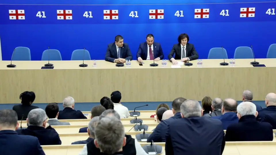 „ჭორი და სიცრუეა“ - კირცხალია უარყოფს, რომ თითქოს უმრავლესობის ლიდერის პოსტს ტოვებს