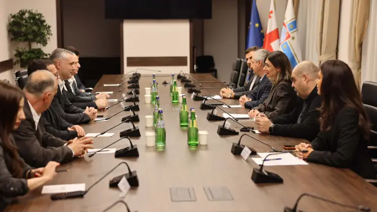 თბილისის საკრებულოში ბათუმის საკრებულოს წევრებთან გაცნობითი ხასიათის შეხვედრა გაიმართა