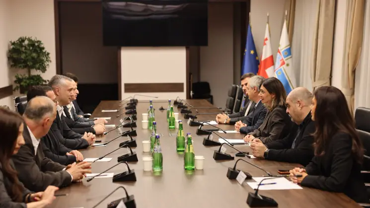 თბილისის საკრებულოში ბათუმის საკრებულოს წევრებთან გაცნობითი ხასიათის შეხვედრა გაიმართა