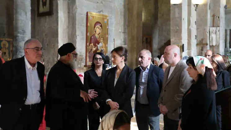 კულტურის მინისტრი მაია ბითაძე სვეტიცხოვლის საკათედრო ტაძარში არსებულ მდგომარეობას და დაგეგმილ სამუშაოებზე ინფორმაციას ადგილზე გაეცნო