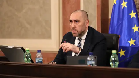 ზურაბ აბაშიძე: სენსიტიურ საკითხებზე ნაადრევი შეფასებებისგან თავი შევიკავოთ და დავეყრდნოთ მხოლოდ დადასტურებულ ფაქტებს