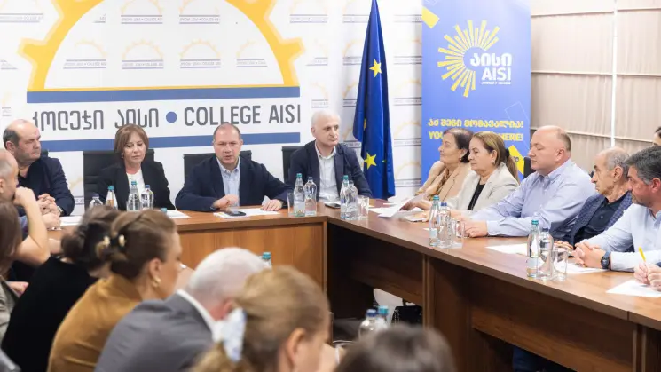 განათლების მინისტრის ხელმძღვანელობით კაჭრეთში, პროფესიული საგანმანათლებლო დაწესებულებების დირექტორთა საბჭოს სხდომა გაიმართა