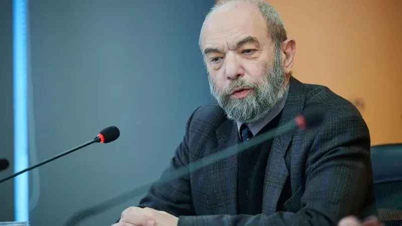 პეტრე მამრაძე: „მას შემდეგ, რაც არაერთი დოკუმენტური ინფორმაცია გამოქვეყნდა უკრაინაში არნახული მასშტაბის კორუფციის შესახებ, საპნის ბუშტივით გასკდა დასავლური მითი ზელენსკის შესახებ“