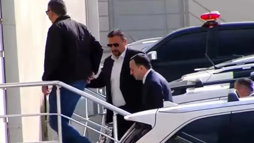 „ღარიბაშვილზე ხელის დადებით თავისუფლება იყიდეს“ - ადვოკატი ყოფილი პრემიერის ახალ საქმეზე განცხადებას ავრცელებს