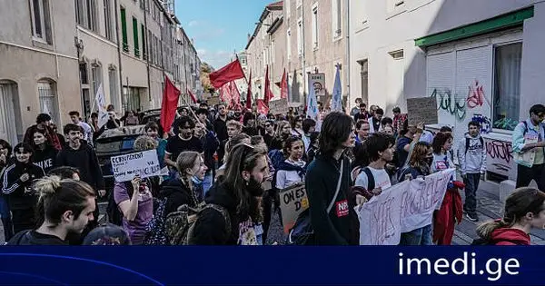 მედია: საფრანგეთის პოლიციამ პარიზის ცენტრში დაგეგმილი მსვლელობა აკრძალა - დემონსტრანტების წინააღმდეგ ხმოვანი ყუმბარების გამოყენებაც ნებადართულია