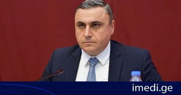 დავით მათიკაშვილი საპარლამენტო უმრავლესობის დღევანდელი სხდომის შესახებ: განხილული იქნება მიმდინარე თემები, რაიმე განსაკუთრებული და გამორჩეული საკითხის განხილვა არ იგეგმება. შეხვედრის შედეგებზე საზოგადოებას უკვე უმრავლესობის სხდომის დასრულების შემდგომ ეცნობება