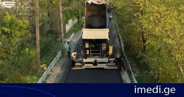 ლანჩხუთის სოფელ ჩიბათში გზის რეაბილიტაცია მიმდინარეობს