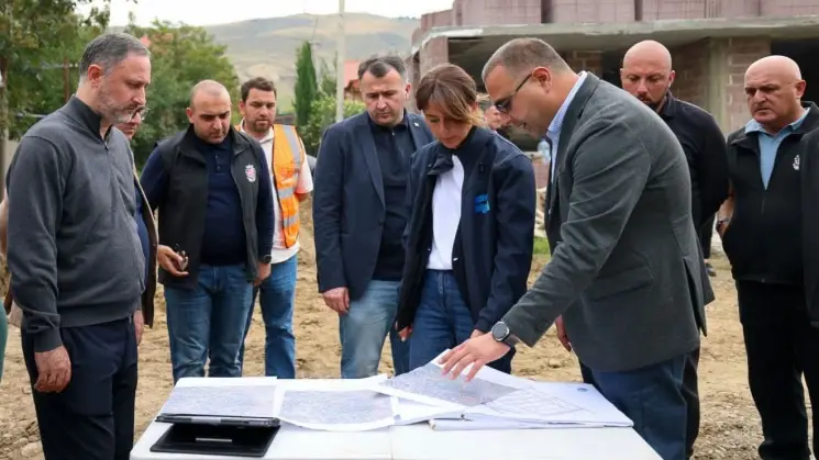 რუსთავში მელიქიშვილისა და ლომოურის ქუჩების გასასვლელებს რეაბილიტაცია უტარდება