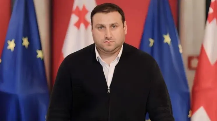 საუბარი აგენტების შესახებ კანონზე, გამჭვირვალობაზე, იმ სისტემურ რეფორმებზე, რომელიც შეიძლება სჭირდებოდეს ჩვენს ქვეყანას, "ოცნების" მხრიდან არის სიყალბე - ლაშა ფარულავა