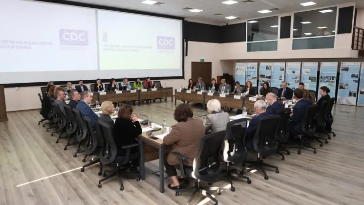 CDC-ის დირექტორის მოადგილე ჯენიფერ შუფორდი დაავადებათა კონტროლისა და საზოგადოებრივი ჯანმრთელობის ეროვნული ცენტრის გენერალურ დირექტორს, ირაკლი ფურცელაძეს შეხვდა
