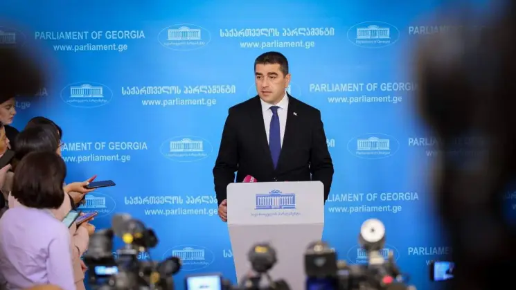 "სხვის ქვეყანაში ქარის დამთესი, საკუთარში ქარიშხალს მოიმკის" - შალვა პაპუაშვილი საფრანგეთში მიმდინარე მოვლენებს ეხმაურება
