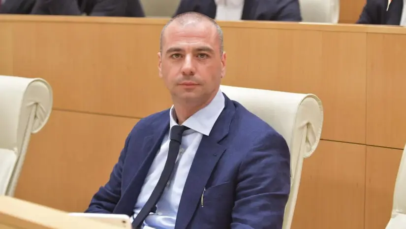 ლევან მაჭავარიანი: „როდესაც ჩვენს ქვეყანაში „დიფ სთეითის“ მორჩილებაში მყოფი ბრიუსელისა და ევროკავშირის ცალკეული ქვეყნების მხრიდან დაფინანსებული და მხარდაჭერილი ძალადობრივი დემონსტრაციები ვიხილეთ, ისინი ამას „დემოკრატიად“ გვისაღებდნენ. ხოლო როდესაც ასეთივე „დემოკრატიული“ მიტინგები თავად მიიღეს, ამას უკვე თავისი რეალური სახელი – ძალადობრივი აქციები – დაარქვეს“