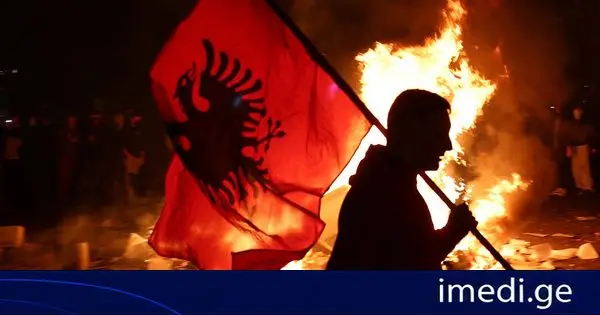 ევროკომისიამ ალბანეთში მასობრივი პროტესტის დროს ძალადობა დაგმო