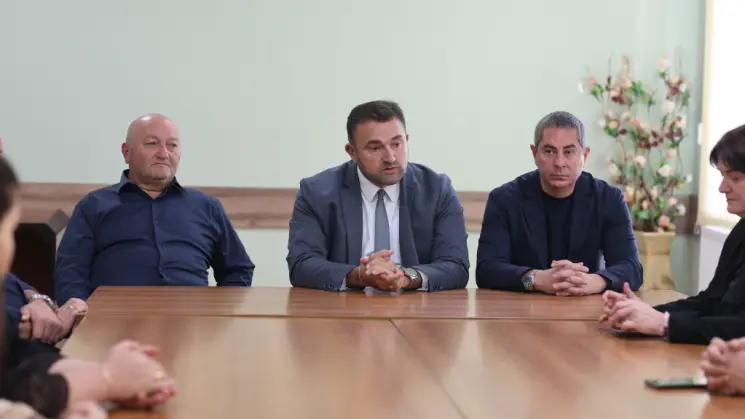ცესკოს თავმჯდომარე რეგიონებში საოლქო საარჩევნო კომისიებთან სამუშაო შეხვედრებს აგრძელებს და 3 ოქტომბრის არჩევნებისთვის სამზადისს პირადად ეცნობა