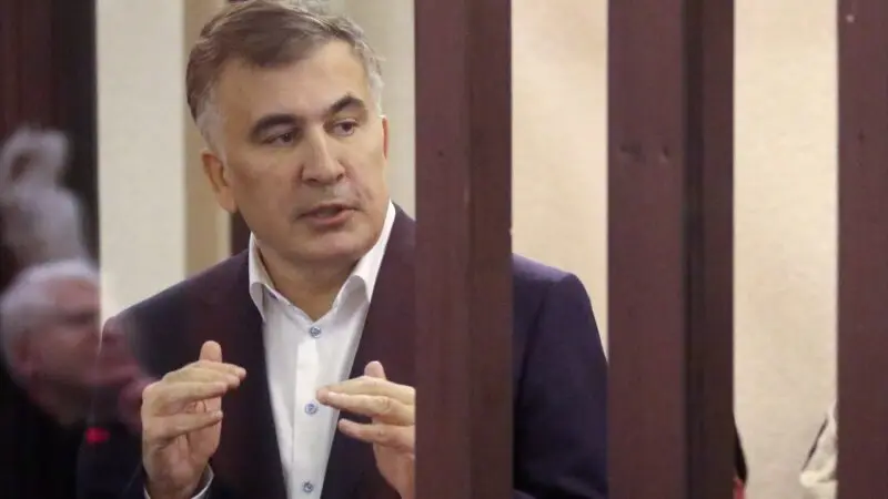 სამართლიანი იქნება, თუ სააკაშვილს ოპოზიციის აკრძალვის პროცესს არ დაასწრებენ?