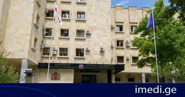 პროკურატურის მიერ წარდგენილი მტკიცებულებების საფუძველზე განსაკუთრებით დიდი ოდენობით ნარკოტიკული საშუალების უკანონო შეძენა - შენახვის და რეალიზაციის ხელშეწყობის ფაქტებზე ბრალდებულს, 18 წლით თავისუფლების აღკვეთა მიესაჯა