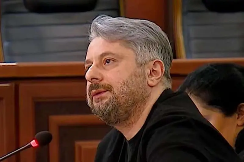 „მივესალმები ყველა “სჯობს გვიანს” და მძიმე ბედს ვპირდები ყველა “ვიდრე არასდროს”-ს“ – ნიკა გვარამია