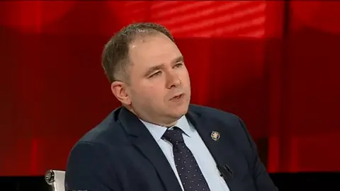 დღევანდელ მსოფლიოში სხვა ქვეყნების შიდა საქმეებში ჩარევა ნორმალური ამბავი გახდა, თუმცა ნებისმიერი თავმოყვარე ქვეყანა ყოველთვის შეეცდება ასეთი ტიპის ჩარევების პრევენციას - ნიკოლოზ სამხარაძე