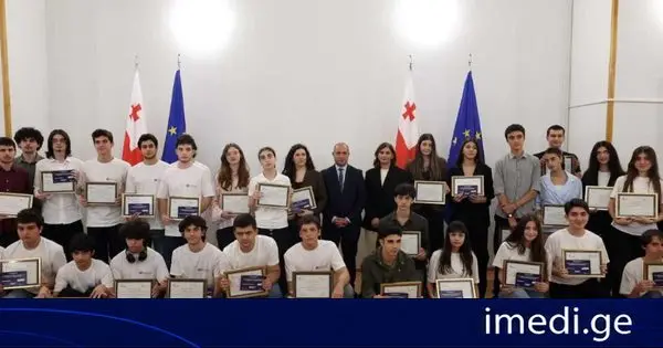 გივი მიქანაძემ ეროვნული სასწავლო ოლიმპიადის გამარჯვებული მოსწავლეები დააჯილდოვა