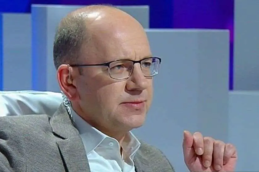 გია აბაშიძე: “ვერც „საიდუმლო სერობებით” და ვერც უსამშობლო სუბიექტებისთვის მეტი გრანტის გამოყოფით ევროკრატია სასურველ შედეგს აქ ვერ მიაღწევს. უბრალოდ, ფართხალებენ”
