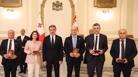 საქართველოს პრეზიდენტმა, მიხეილ ყაველაშვილმა საქართველოს სტატისტიკის ეროვნული სამსახურის თანამშრომლები ღირსების მედლით დააჯილდოვა