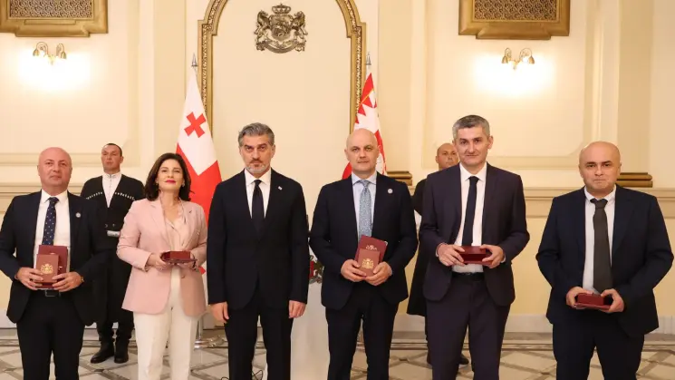 საქართველოს პრეზიდენტმა, მიხეილ ყაველაშვილმა საქართველოს სტატისტიკის ეროვნული სამსახურის თანამშრომლები ღირსების მედლით დააჯილდოვა