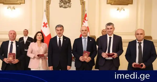 საქართველოს პრეზიდენტმა, მიხეილ ყაველაშვილმა საქართველოს სტატისტიკის ეროვნული სამსახურის თანამშრომლები ღირსების მედლით დააჯილდოვა