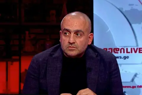 ,, ვის ედრებით საერთოდ და ვის გინდათ შეედაროთ, თავხედობასაც ხომ აქვს საზღვარი….” – გიორგი გამსახურდია