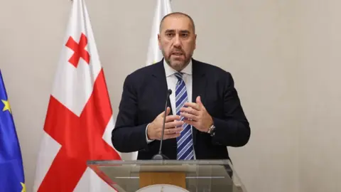 "გვქონდა შესაძლებლობა, საზოგადოებისთვის ჩაგვებარებინა ანგარიში მიმდინარე და გასულ წელს გაწეული საქმიანობის შესახებ" - ზურაბ აბაშიძე