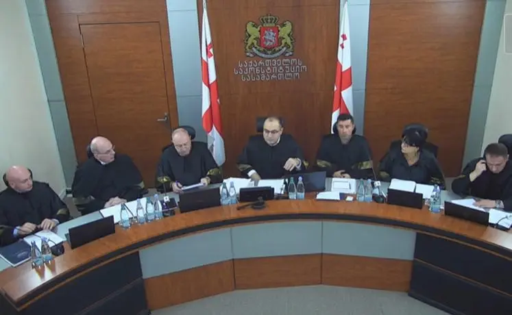 საკონსტიტუციო სასამართლოს პლენუმი, მოსამართლეთა აცილების შუამდგომლობასთან დაკავშირებით, სათათბიროდ გავიდა
