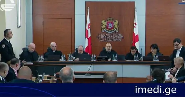 საკონსტიტუციო სასამართლოს პლენუმი, მოსამართლეთა აცილების შუამდგომლობასთან დაკავშირებით, სათათბიროდ გავიდა