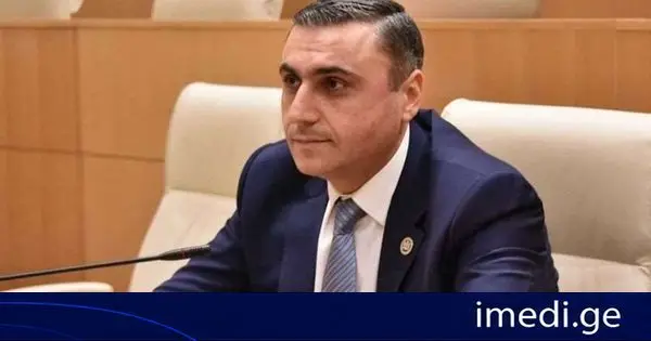 დავით მათიკაშვილი: მერამდენედ აანონსებენ ისინი სოლიდურ აქციებს, ცდილობენ მოაგროვონ მხარდამჭერები, მაგრამ როგორ შეძლებენ იმ მხარდამჭერების მოგროვებას, რომლებიც მათ ელემენტარულად არ ჰყავთ. რამდენიმე ადამიანი დადის საკონსტიტუციო სასამართლოს წინ დღეს ბათუმში, რაც კიდევ ერთი უტყუარი დასტურია ჩვენი სასარჩელო მოთხოვნის სისწორისა