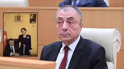 შარმანაშვილის თქმით, კაბინეტში სააკაშვილის სურათის დაკიდებას რეგლამენტი ავალდებულებდა