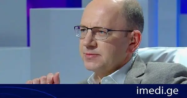 გია აბაშიძე ოპოზიციაზე: როგორც ჩანს, თვითონ მიმდევრებიც ხვდებიან, რომ ამ ძალების გამო ქუჩაში გამოსვლა, უბრალოდ, არ ღირს. სოციალურ ქსელებსა და ეკრანებზე რადიკალიზმი და ხმამაღალი განცხადებები ადვილია, მაგრამ როცა საქმე რეალურ მხარდაჭერაზე მიდგება, საკუთარი ამომრჩეველიც კი ზურგს აქცევს მათ