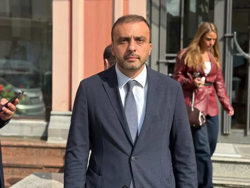 გიორგი სიორიძე - სად გადის ზღვარი მტკიცებულებასა და სქოლიოს შორის გაუგებარია, „ქართული ოცნების“ ძირითადი სასარჩელო მოთხოვნები, რასაც ეყრდნობიან, სწორედ პოლიტიკური განცხადებებია