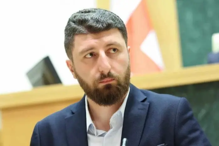 არჩილ გორდულაძე: „რეალურად, მოპასუხე მხარეს პრობლემა აქვს იმ მხრივ, რომ საგამოძიებო კომისიის ლეგიტიმაცია უწევთ – მათ ძალიან კარგად იციან, რომ დიახაც, საგამოძიებო კომისიაც ლეგიტიმურია, პარლამენტიც ლეგიტიმურია და არჩევნებიც ლეგიტიმურია“
