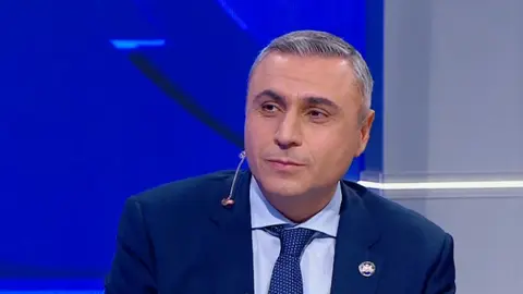 თვითონ ეს პროცესი, ძალიან მნიშვნელოვანია ქართული დემოკრატიის წინსვლისთვის. მუდმივად არის მცდელობა, რომ ომი მშვიდობად შემოგვასაღონ, ბოროტება სიკეთედ - დავით მათიკაშვილი საკონსტიტუცი სარჩელის განხილვის შესახებ