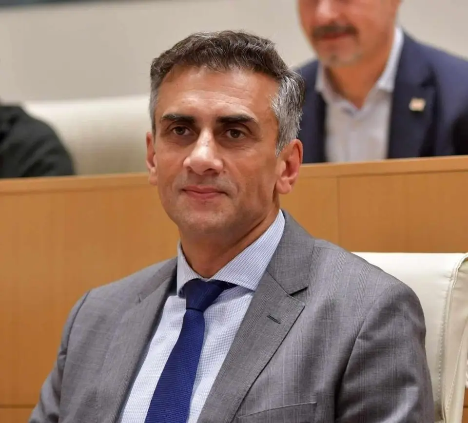 გიორგი კახიანი: “ის შუამდგომლობები, რომლებიც აქამდე დააყენა ოპოზიციამ, სამართლებრივად სრულიად გაუმართლებელი იყო და საკონსტიტუციო სასამართლომ შესაბამისი გადაწყვეტილებებიც მიიღო. შთაბეჭდილება რჩება, რომ ამ შუამდგომლობების დაყენებას უფრო პროცესის დროში გაწელვის მიზანი აქვს, ვიდრე კონკრეტულ შედეგზე გასვლა”